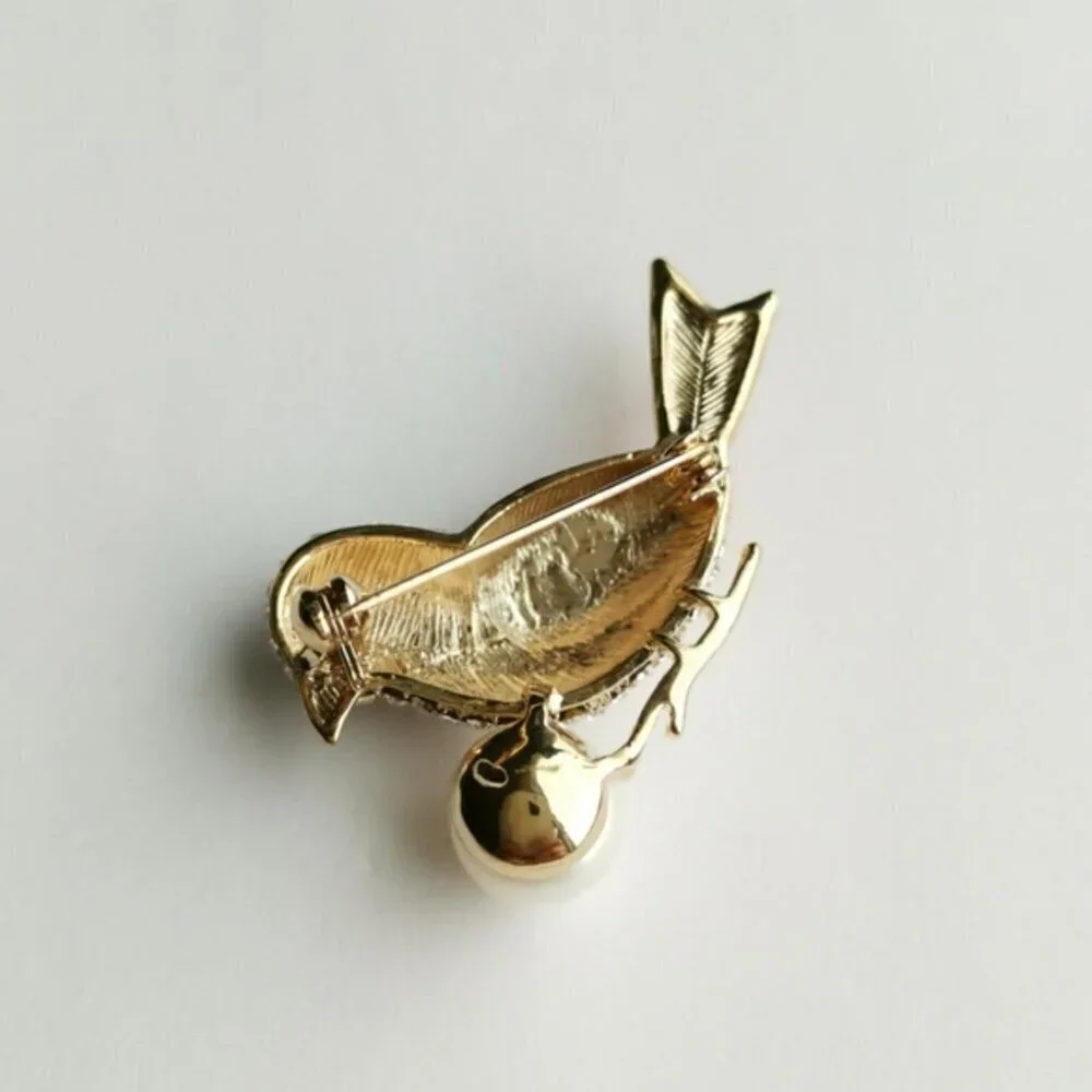 NEW Genuine Freshwater Pearl Crystal and Enamel Bird Brooch